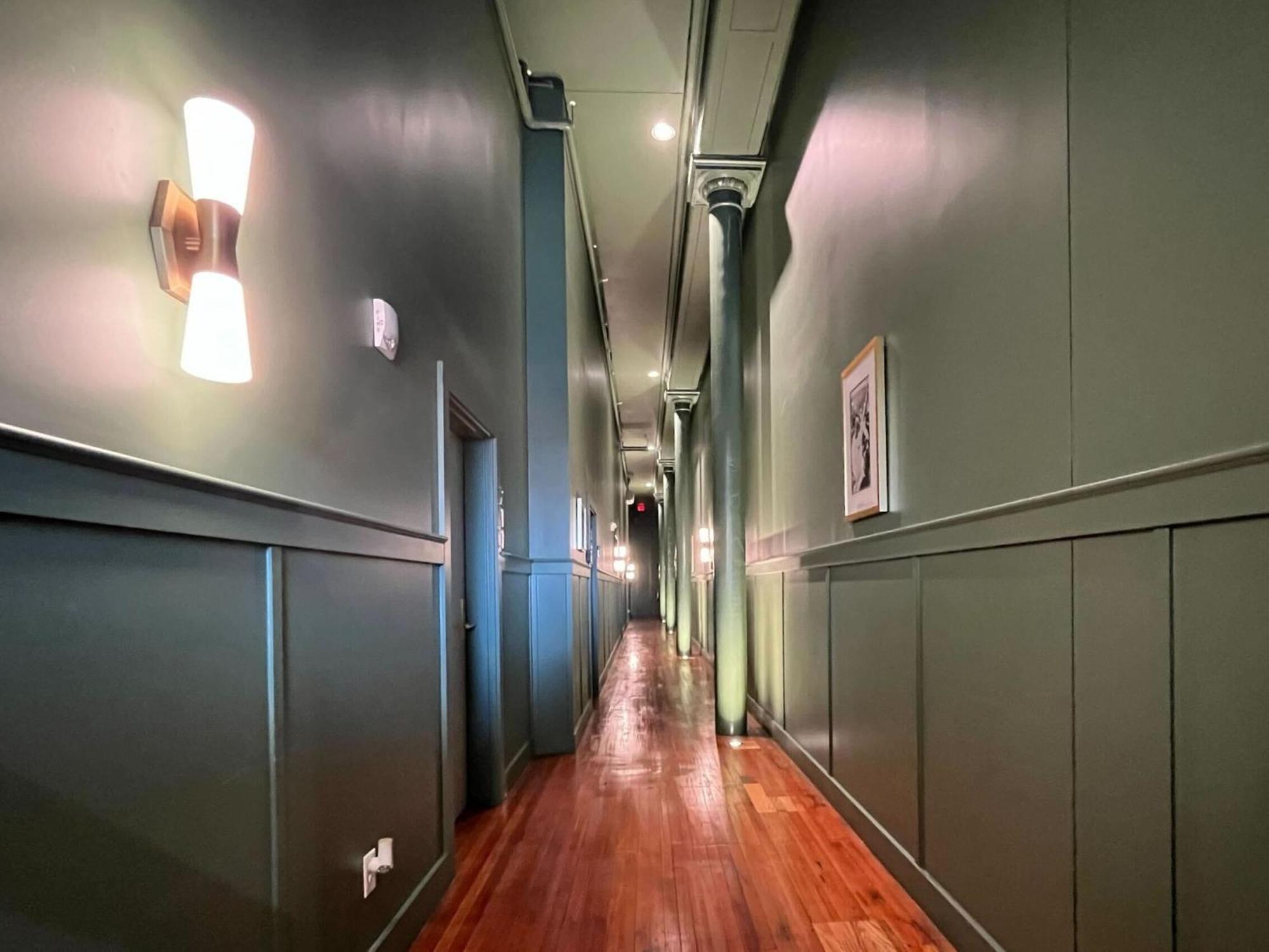 Bright And Modern In # 102 * Louisville