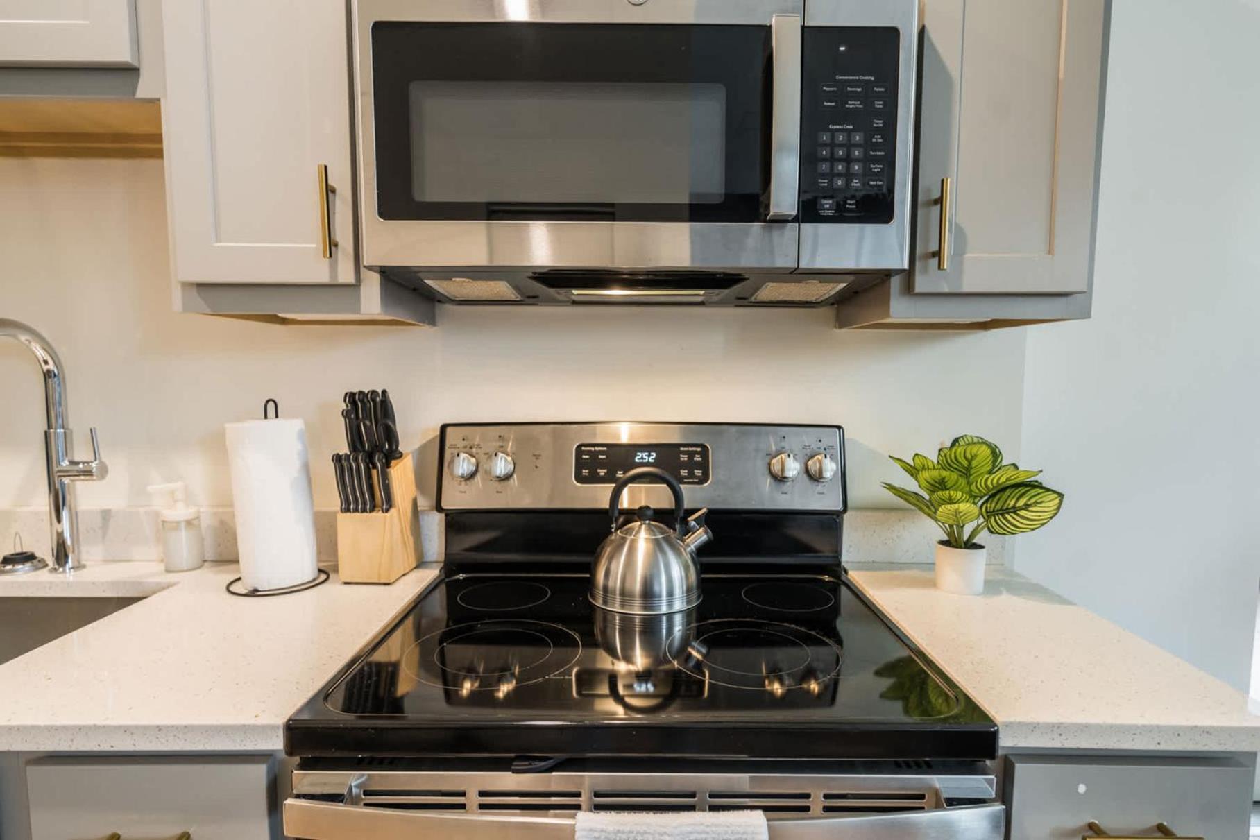 Bright And Modern In # 102 * Louisville
