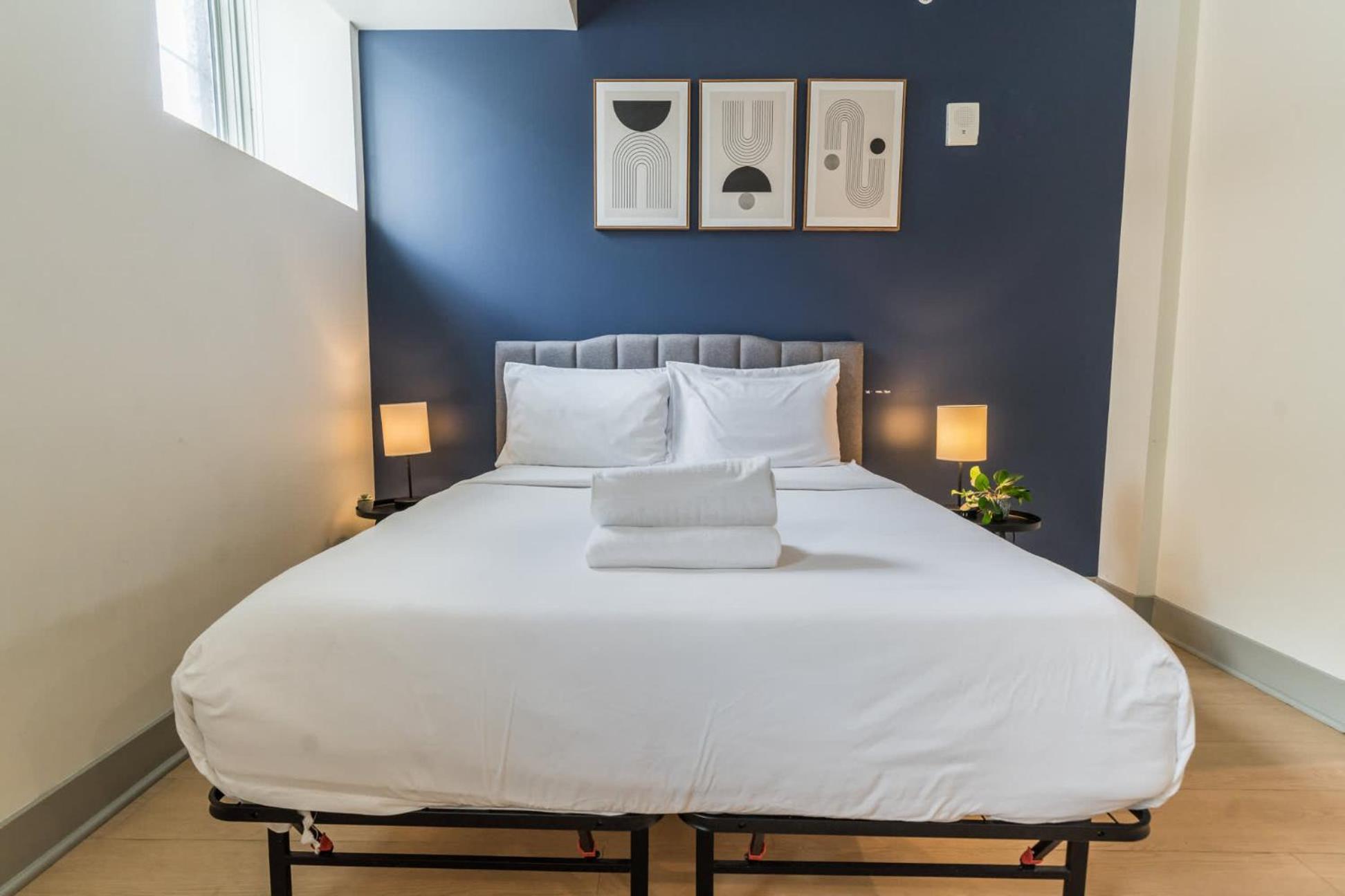 Bright And Modern In # 102 Louisville