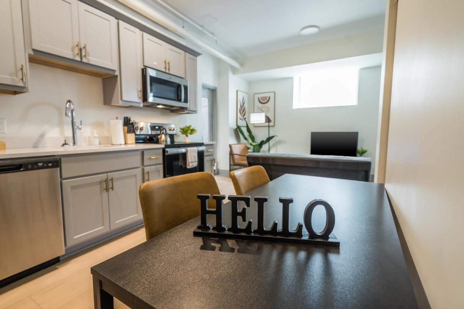 Bright And Modern In # 102 Apartment *