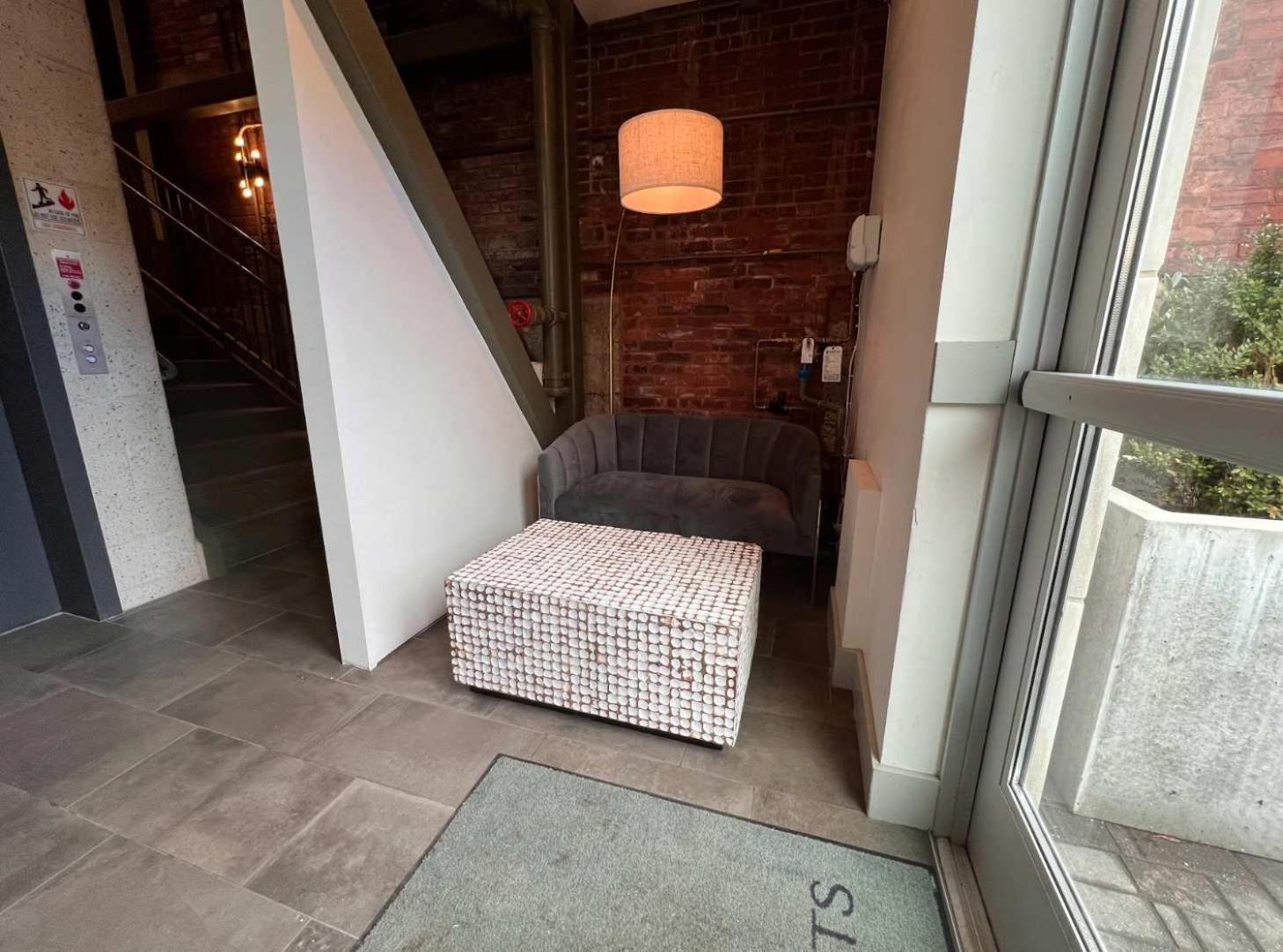 Bright And Modern In # 102 *